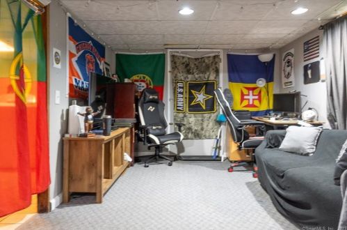 11 Hathaway Ave, Enfield CT 06082-4308 exterior