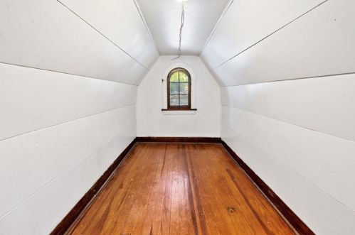 1986 Chalfant St, Pittsburgh PA 15221-1202 exterior