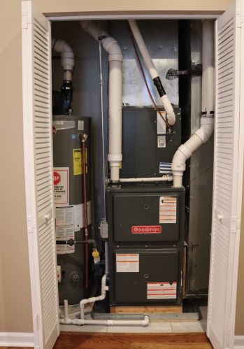 559 37th St, Chicago IL 60609-1063 exterior