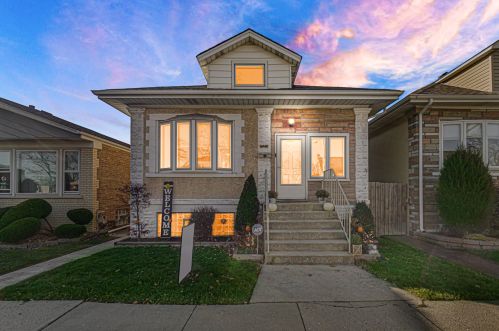 6048 Menard Ave, Chicago, IL 60646-3919