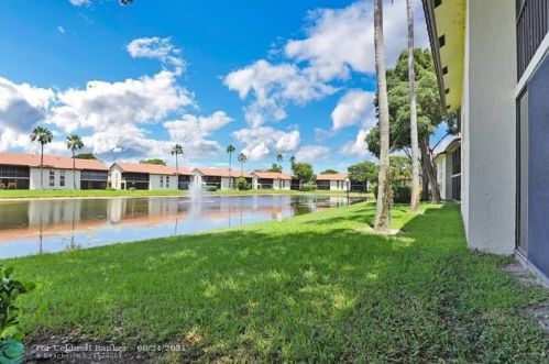 10215 Circle Lake Dr, Boynton Beach FL 33437-3400 exterior