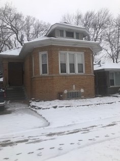 8104 Oglesby Ave, Chicago, IL 60617-1135