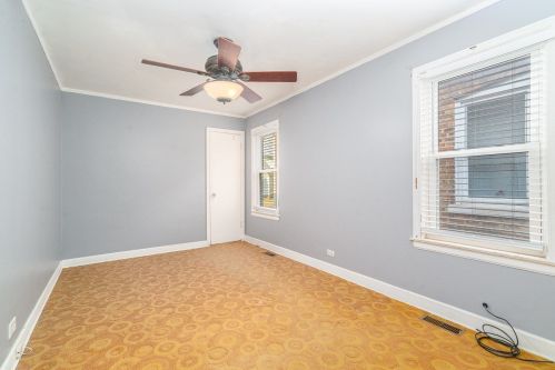 6117 Tripp Ave, Chicago IL 60652-3622 exterior