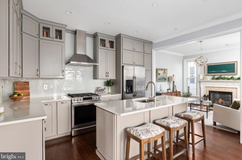 5019 Murtha St, Alexandria VA 22304-8611 exterior