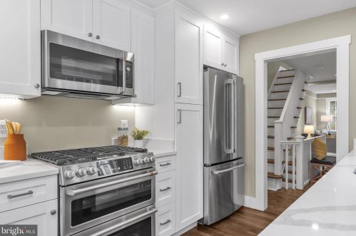 313 Royal St, Alexandria VA  22314-2628 exterior