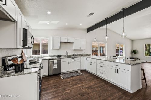 7081 Camino Triste, Tucson AZ  85746-7985 exterior