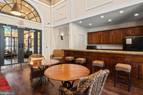 2055 26th St, Arlington VA 22206-2888 exterior