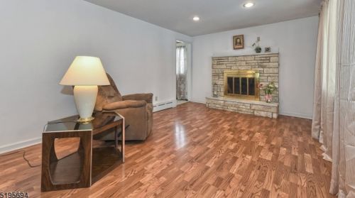 43 2nd Ave, Dover, NJ 07803-2930