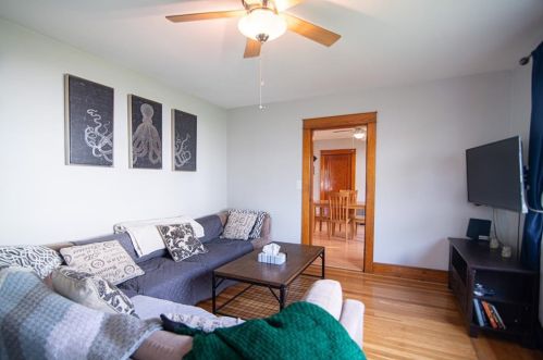 45 Grover St, Providence RI 02909-5209 exterior