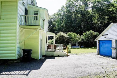 547 Riverside Ave, Torrington CT 06790-4841 exterior