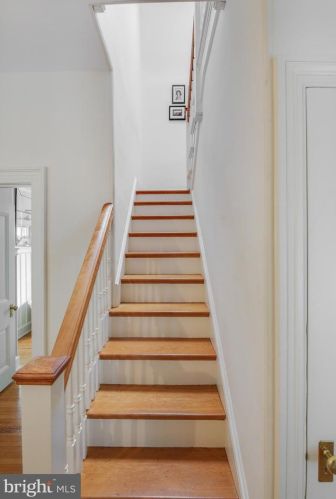 5800 Greene St, Philadelphia PA  19144-2704 exterior