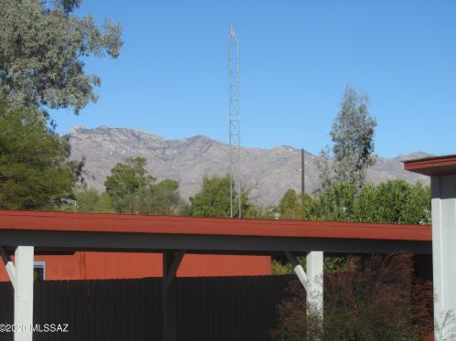 3008 Dickson Dr, Tucson AZ 85716-1722 exterior