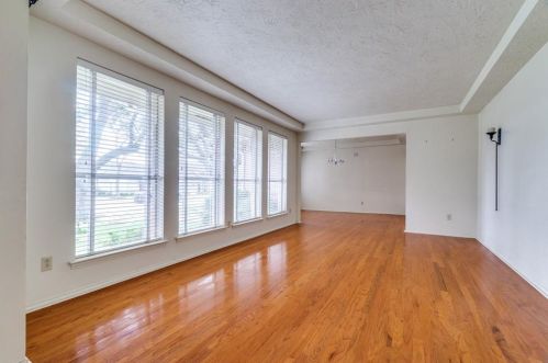 6937 Delmeta Dr, Dallas TX 75248-5529 exterior