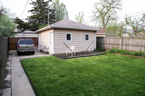 4940 Deming Pl, Chicago IL 60639-2521 exterior