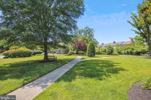 6340 Golf Crse Sq, Alexandria VA 22307-1225 exterior