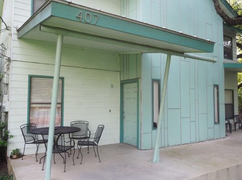 407 Elizabeth St, Austin, TX 78704-3006
