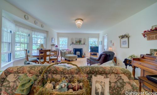 806 Moulton Ave, Meskegon MI 49445-2921 exterior