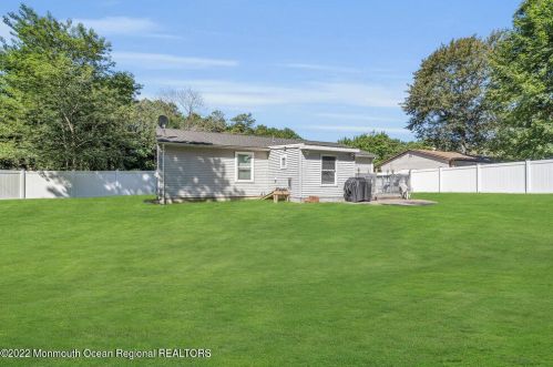 365 Western Blvd, Berkeley Township NJ  08721-2855 exterior