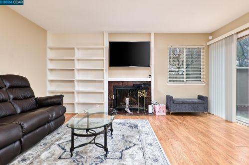 3901 Clayton Rd, Concord CA  94521-2583 exterior