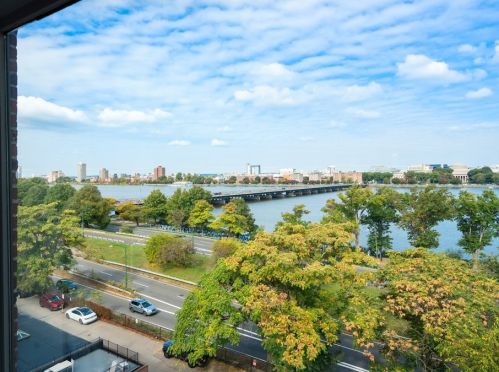 458 Beacon St, Boston MA exterior