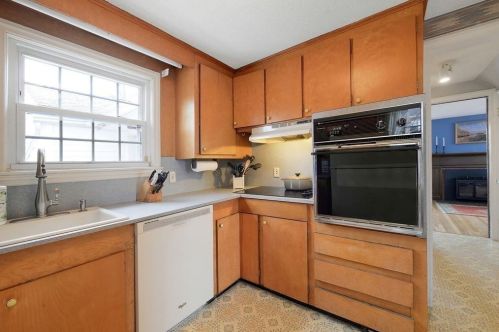 405 Roosevelt Ave, Springfield MA 01118-1160 exterior