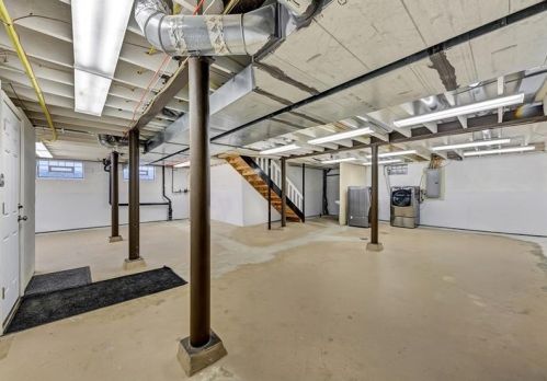 301 Bon Air Ave, Pittsburgh PA 15210-3208 exterior