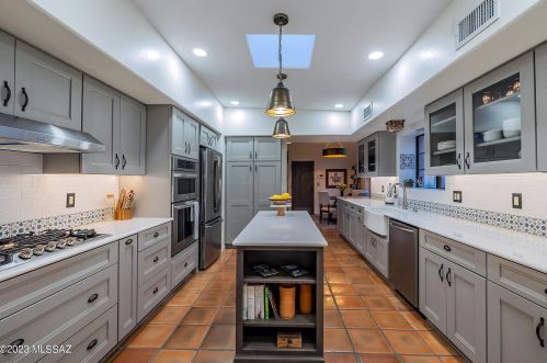 6730 Chapultapec Cir, Tucson AZ  85750-1001 exterior