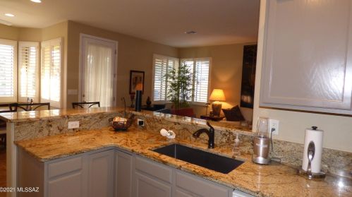 561 Knotwood St, Green Valley AZ 85614-5971 exterior