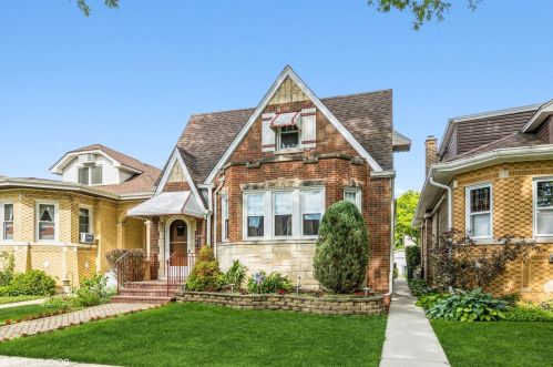 6035 Marmora Ave, Chicago, IL 60646-3903