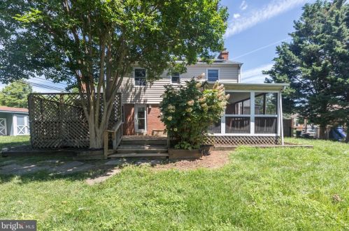 2998 Glenora Ln, Rockville MD 20850-3055 exterior