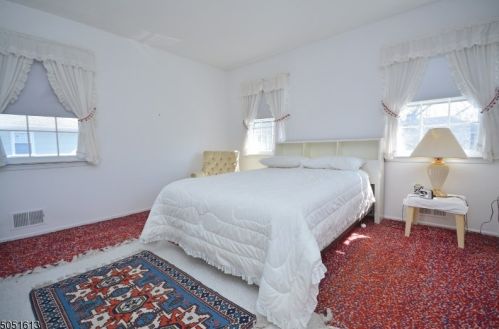 58 Garfield St, Berkeley Heights NJ 07922-1022 exterior