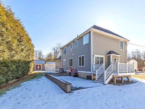 32 Harold Rd, Farmington CT 06032-3407 exterior