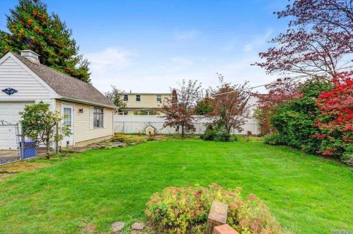 520 17 St, Babylon NY 11704-2634 exterior