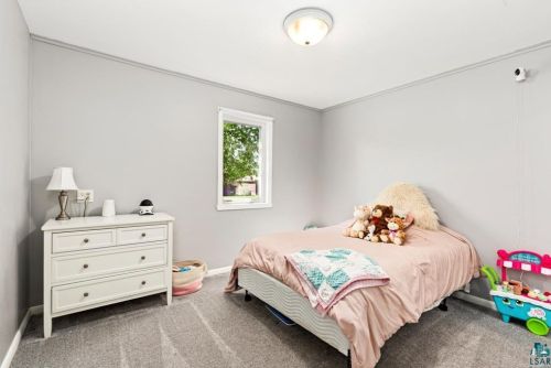 4627 Crosley Ave, Duluth MN 55804-1215 exterior