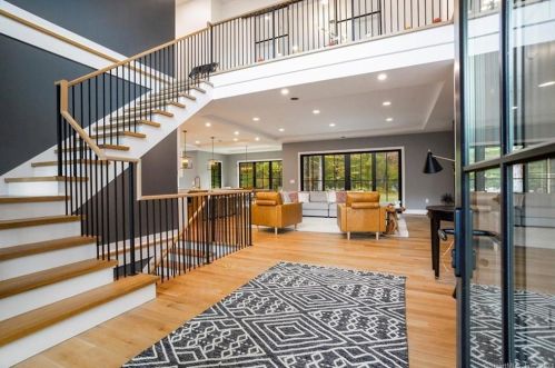 232 Bayberry Ln, Westport CT 06880-4033 exterior