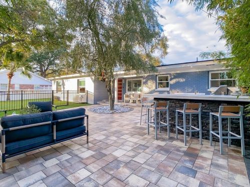 591 Luzon Ave, Tampa FL 33606-3623 exterior