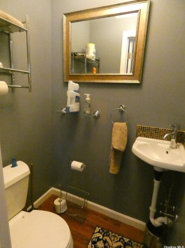 144 Old Country Rd, Huntington Station NY 11747-1814 exterior