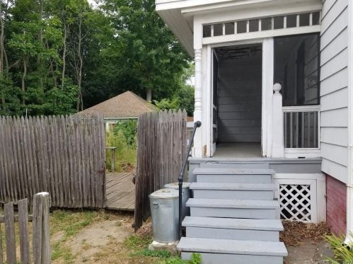 30 Franklin St, Enfield CT 06082-3608 exterior