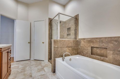 7116 Chateau Dr, Frisco TX 75035-6193 exterior