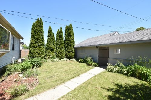 3912 71, Milwaukee WI 53220-2302 exterior