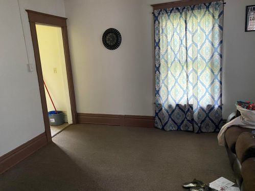 1346 Plainfield Ave, Grand Rapids MI 49505-4703 exterior