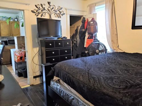 624 8th St, Waukegan IL 60085-7303 exterior