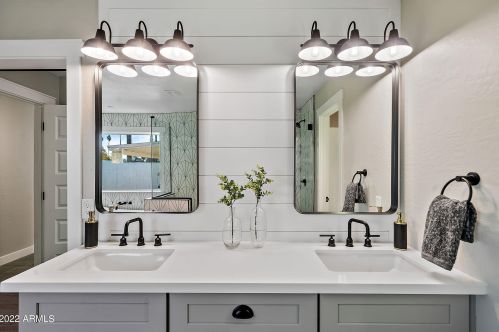 4225 34th Pl, Phoenix AZ  85018-4737 exterior