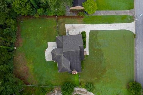 1310 Melbenan Dr, Atlanta GA exterior