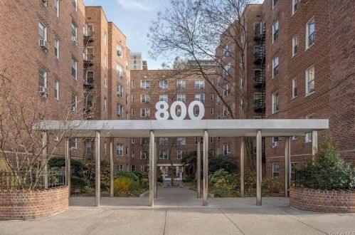 800 Grand Concourse, Bronx NY  10451-3003 exterior