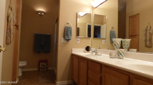 561 Knotwood St, Green Valley AZ 85614-5971 exterior