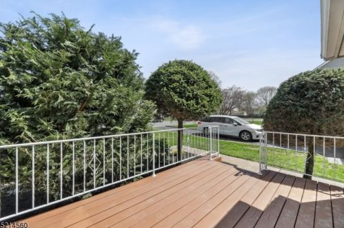 324 Sycamore Ave, Scotch Plains NJ  07076-1124 exterior