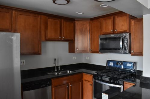 2501 Touhy Ave, Chicago, IL 60645-3107