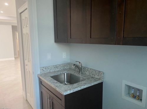 4099 58 Ave, Naples FL 34120-4021 exterior