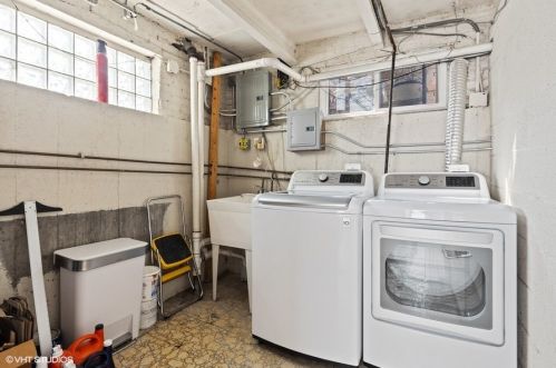 4815 Mulligan Ave, Chicago IL 60630-2921 exterior